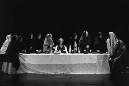 Na fotografiji: Alenka Vipotnik, Mojca Ribič, Neža Simčič, Marijana Brecelj, Katja Levstik, Jerica Mrzel, Matija Vastl, Andrej Nahtigal, Boris Juh, Marko Okorn, Zvone Hribar in Polde Bibič Foto: Peter Uhan