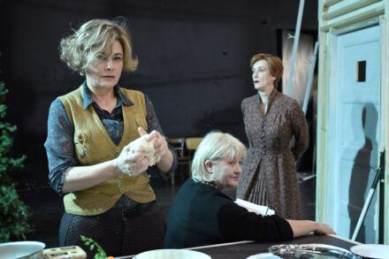Po trilogiji Ivana Mraka: Mrakijada / Pia Zemljič, Maja Končar in Saša Pavček Foto: Peter Uhan